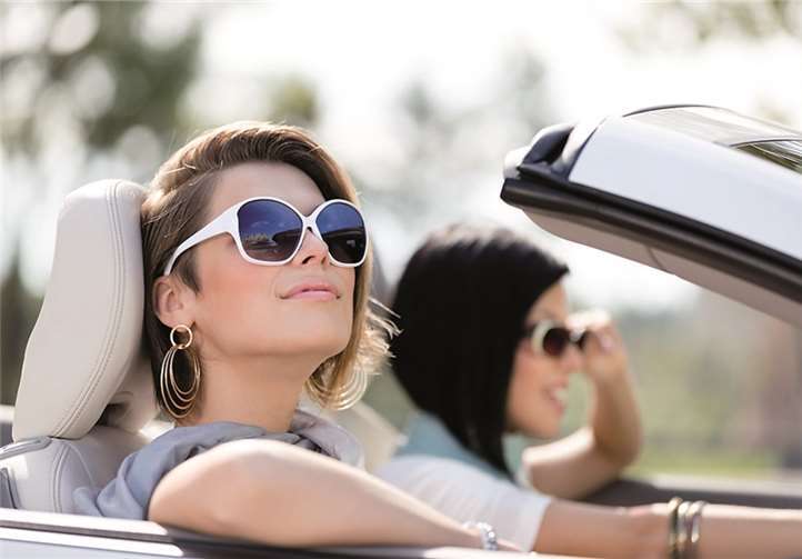 Die Lady Cabrio Rallye Rheinland startet am Klostergut Besselich in Urbar am 6. September. privat