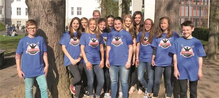 Die Läuferinnen des Erzbischöflichen St. Joseph-Gymnasiums erreichten beim Bonn-Marathon den vierten und sechsten Platz in ihren Altersklassen.privat