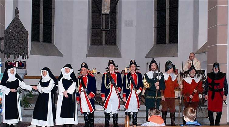 Die Laienspielgruppe brachte den Gottesdienstbesuchern die Geschichte der Kirche von ihrer Entstehung bis in die heutige Zeit näher.  Privat