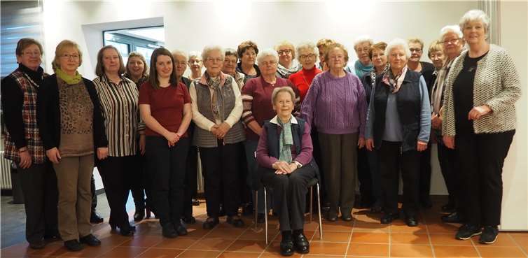 Die LandFrauen vom Bezirk Puderbach I ließen den Bezirkstag bei Kuchen und guten Gesprächen ausklingen. privat