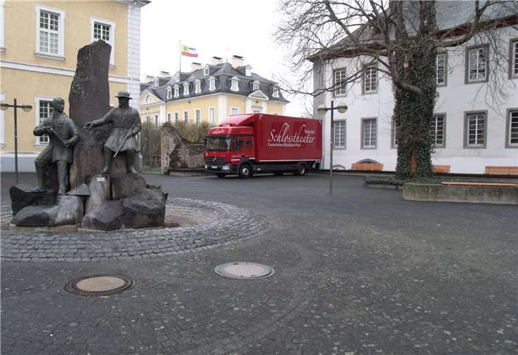 Die Landesbühne im Schlosstheater Neuwiedbekommt im August einen neuen Intendanten.Der stellte jetzt den neuen Spielplan vor.