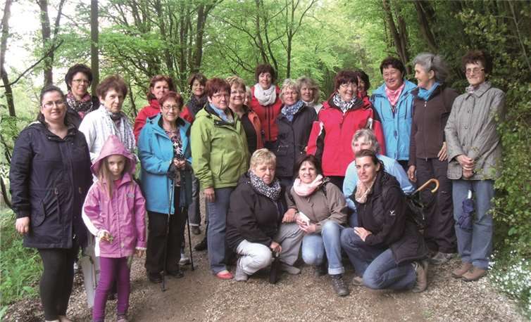 Die Landfrauen begaben sich auf große Kräuterexkursion. privat