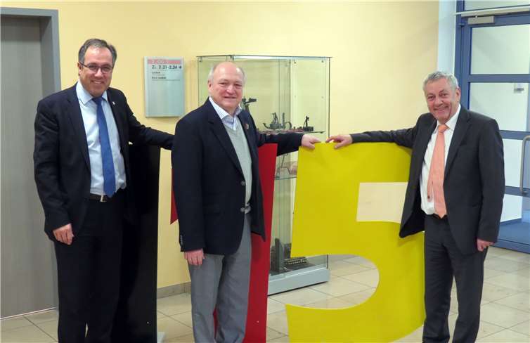 Die Landräte Gregor Eibes, Michael Lieber und Manfred Schnur freuen sich über die gemeinsame Kooperation im Rahmen der Behördennummer 115.Kreisverwaltung Cochem-Zell