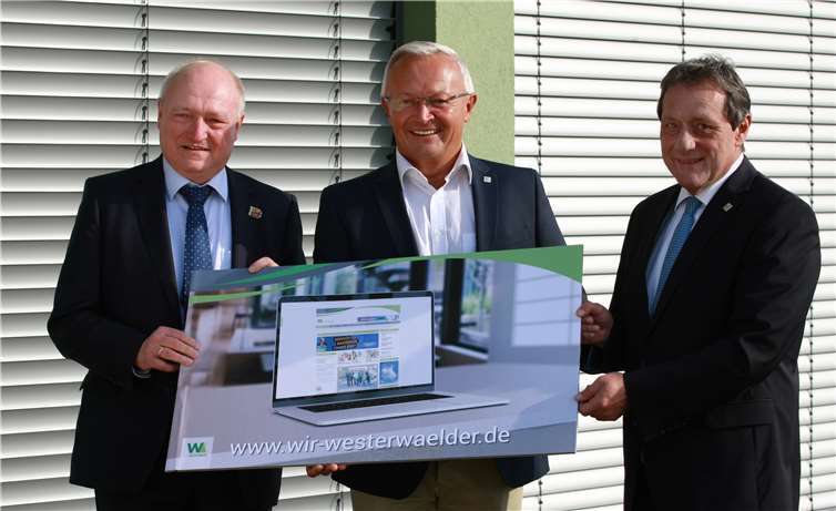 Die Landräte Michael Lieber (AK), Achim Hallerbach (NR) und Achim Schwickert (WW) (v.l.) stellen das neue Portal der Gemeinschaftsinitiative WIR Westerwälder vor. Pressestelle der Kreisverwaltung