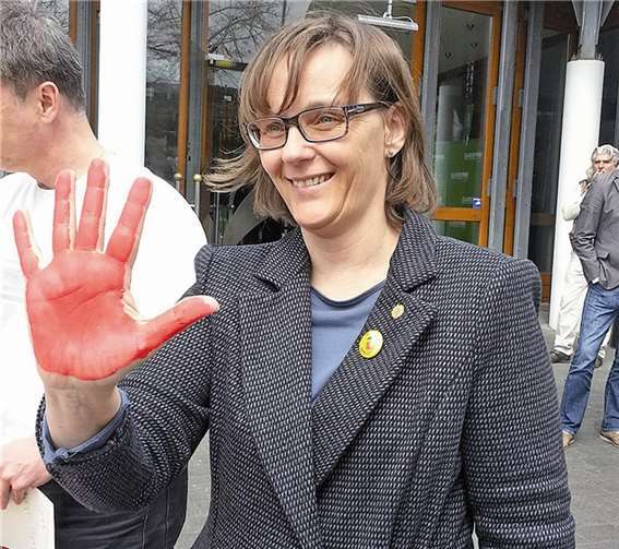 Die Landtagsabgeordnete hat mit ihrer Teilnahme an der Aktion Rote Hand ein Zeichen gesetzt. privat