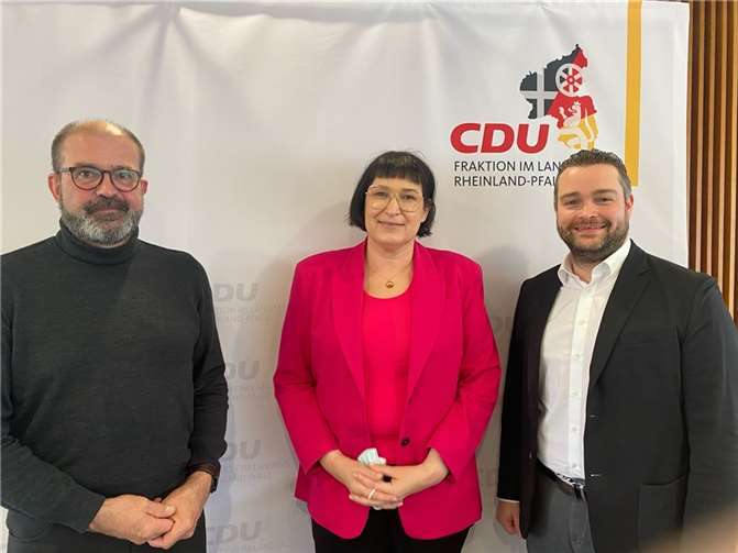 Die Landtagsabgeordneten Anette Moesta (Mitte), Peter Moskopp (l.) und Torsten Welling. Foto: privat