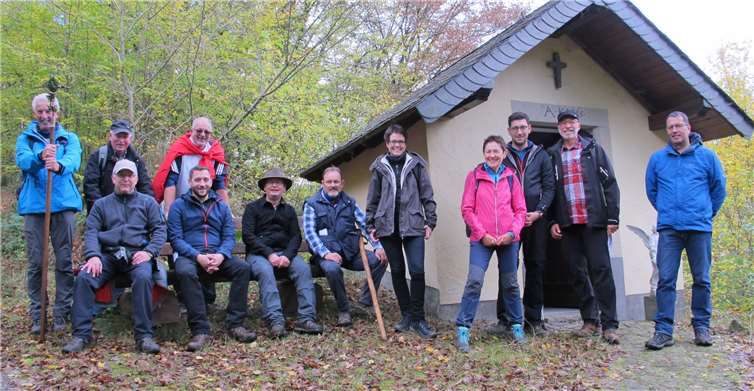 Die Langenfeldpilger aus Walporzheim machen Rast.Foto: privat