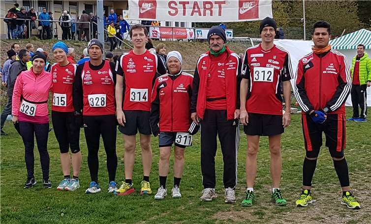 Die Langstreckler - 8100 m - gingen in Klotten an den Start.
