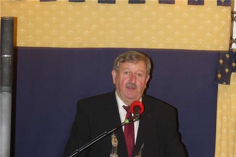 Die Laudatio für Frau Steffens übernahm Stadtbürgermeister Walter Schmitz. Foto: TE