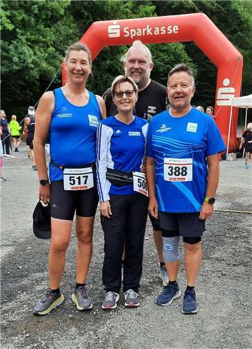Die Lauffreunde der LG Laacher See vor dem Start der Wettbewerbe.  Foto: Erwin Wagner