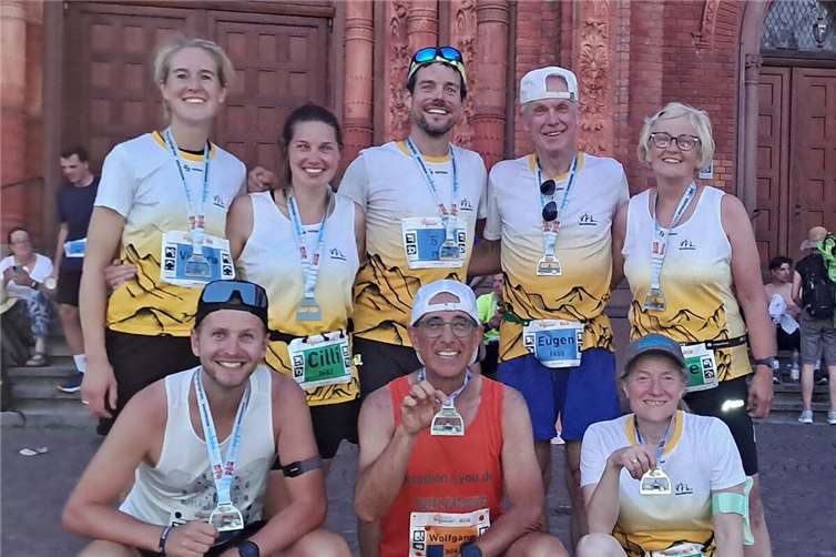 Die Lauftreffler des VfL Waldbreitbach sind stolz auf ihre Leistungen beim Marathon.  Foto: Julia Fröder