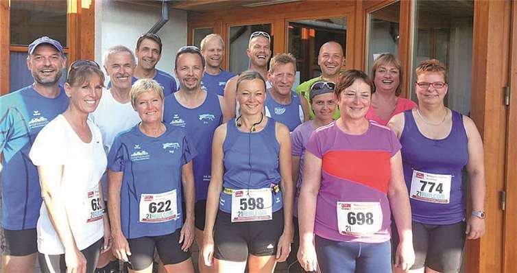 Die Lauftreffs des SV Weitersburg und des TV Urbar vor dem Mittwochsvolkslauf in Lonnig. privat
