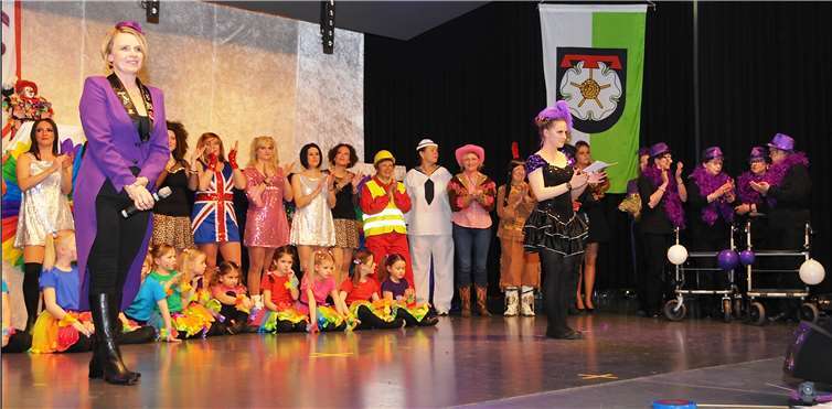 Die Layer Möhnen hatten eine Zeitreise durch die Möhnengeschichte anlässlich des 66. Jubiläums inszeniert. Möhnenclub Spätlese Lay