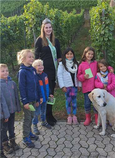 Die Lehmener Weinkönigin Nina I. ließ sich die Teilnahme am Familientag ebenfalls nicht nehmen.