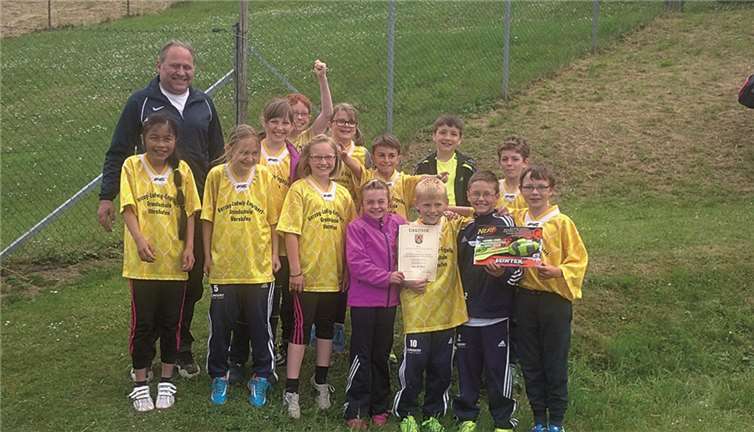 Die Leichtathleten der Grundschule in Wershofen konnten sich über den ersten Platz bei den Kreismeisterschaften freuen. privat