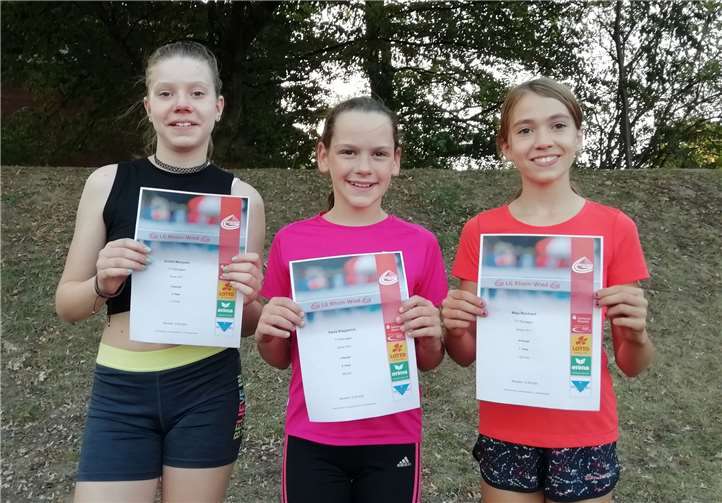 Die Leichtathletinnen (v. l.) Emilia Marquart, Paula Klapperich und Maja Reinhard des Turnverein Remagen.Quelle: Turnverein Remagen