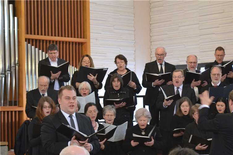 Die Leidensgeschichte Jesu wurde vom Kammerchor gekonnt musikalisch inszeniert. IFD