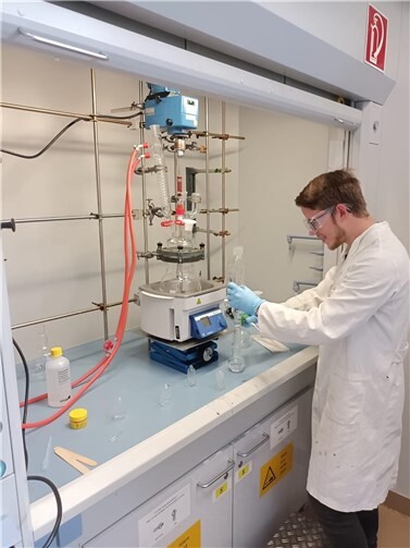 Die Leistungskursler durften ihre Rezepturen mithilfe professioneller Arbeitsgeräte in die Tat umsetzen.  Foto: Kathrin Herrmann