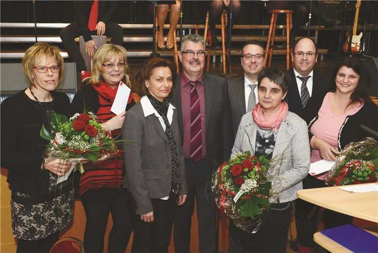 Die Leiterinnen der Mendiger Kindertagesstätten konnten sich über Blumen und Geldbeträge zugunsten ihrer Einrichtungen freuen.