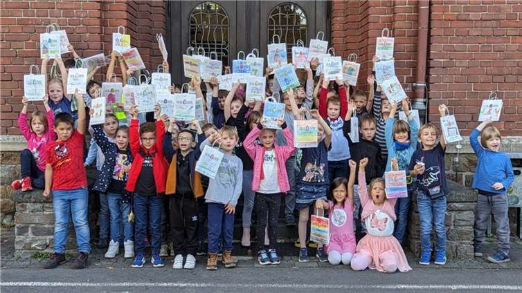 Die Lesetüten wurden im letzten Schuljahr von den damaligen Erstklässlern gestaltet.  Foto: privat
