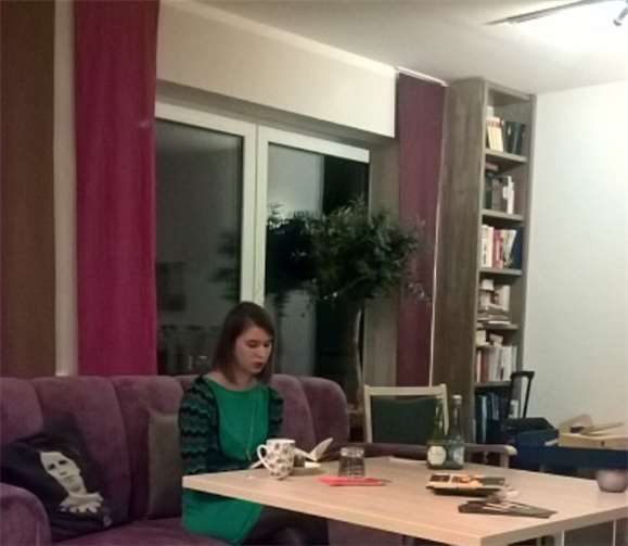 Die Lesung fand in einer kleinen Gruppe statt. privat