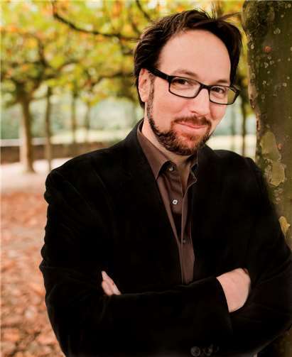 Die Lesung mit Carsten Sebastian Henn wird verschoben. Foto: MirkoPolo32
