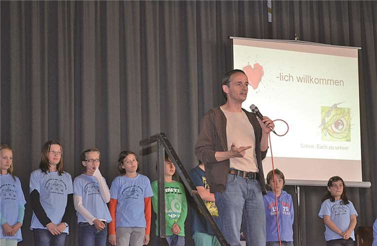 Die Lesung von Stefan Gemmel wurde durch Beiträge verschiedener Klassen erweitert.privat