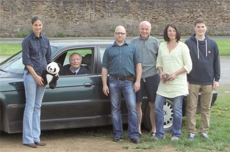 Die Liberalen (v.l.n.r.) Christina Steinheuer, Roderich Graf von Spee, Hagen Hoppe, Ulrich van Bebber, Brigitte Schmickler und Julian Schmickler wollen auch in Sachen Zirkus dem Bürger die Wahl lassen. privat