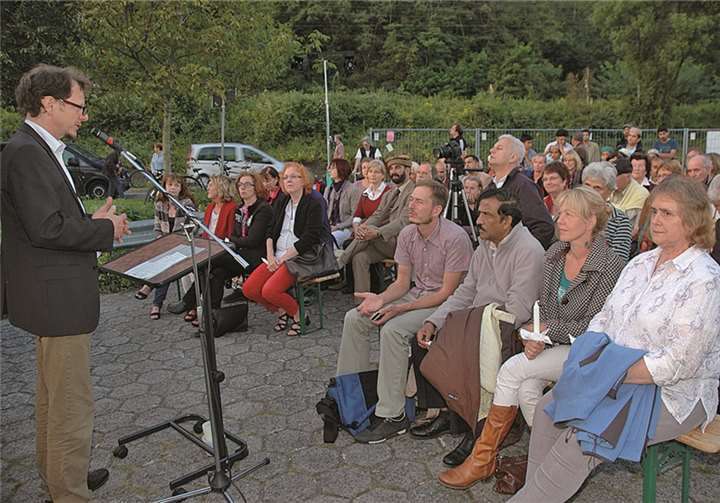 Die Lichtbrücke für ein friedliches Miteinander in gegenseitiger Achtung, Toleranz und Gerechtigkeit.
