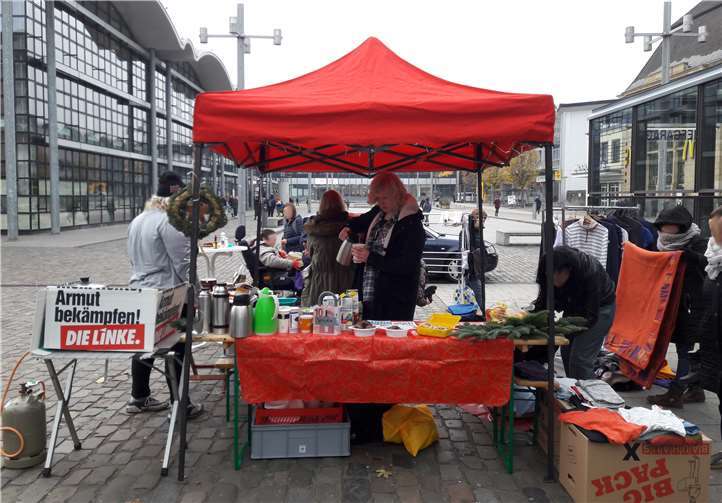 Die Linke und Linksjugend „solid“ sammeln wieder vor dem Hauptbahnhof. Quelle: Die Linke Koblenz