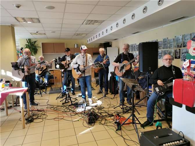 Die Linzer Gitarrenstrünzer in Aktion. Foto: privat