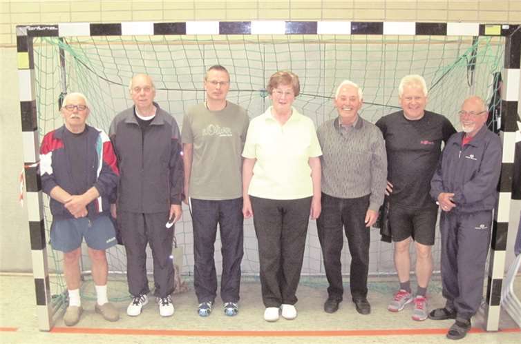 Die Linzer Herzsportgruppe hatte im Februar ihren Vorsitzenden und Kassierer Josef Eßer verloren. Auf ihrer Jahreshauptversammlung hat die Gruppe jetzt mit engagierten Mitgliedern einen Neustart geschafft und einen erweiterten neuen Vorstand gewählt.privat