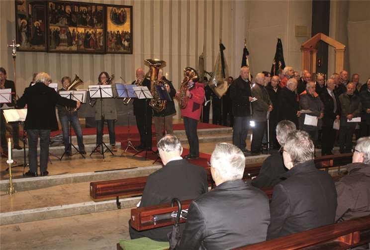 Die Linzer gedachten am Volkstrauertag der Toten und Opfer beider Weltkriege. DL