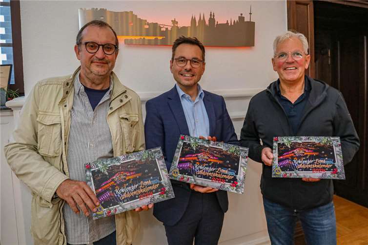 Die Lions Andreas Oberanner (li.) und Volker Fries (re.) mit Oberbürgermeister und Lion David Langner.  Foto: Stadt Koblenz/Andreas Egenolf