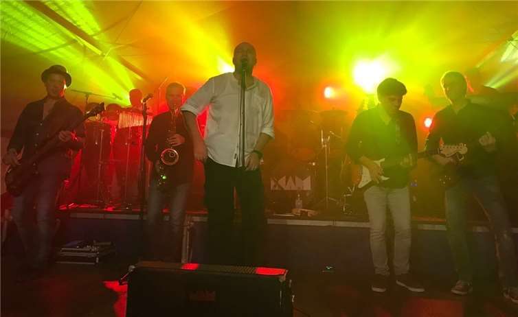 Die Live-Band MAM brachte mit großen Hitsder 80er Jahre das BAP-Feeling nach Heimersheim.