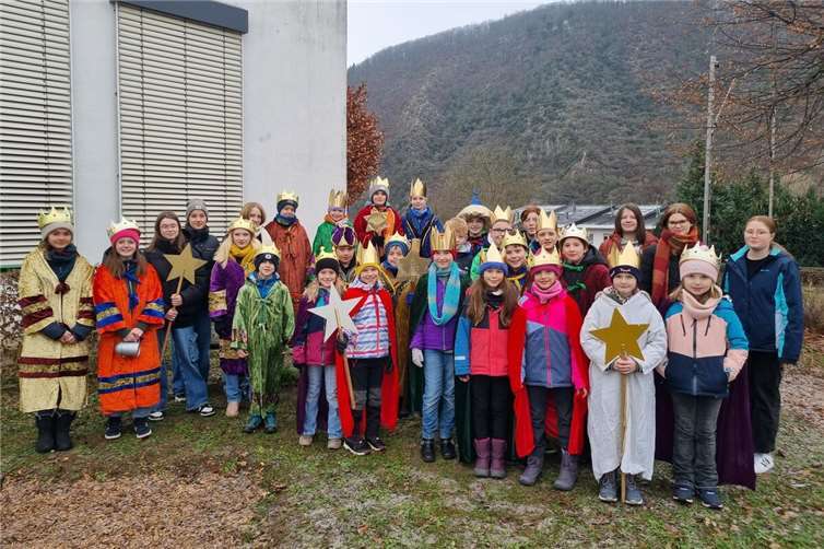 Die Löfer Sternsinger. Foto: Claudia Göbel