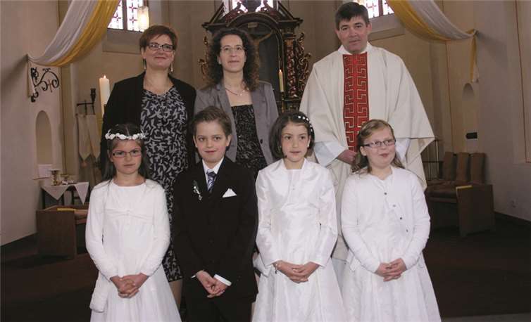 Die Löhndorfer Kommunionkinder freuten sich auf ihren großen Tag. RÜ