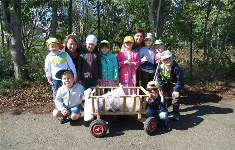 Die Löwenkinder trugen zu einem sauberen Umfeld in Kripp bei. Foto: privat