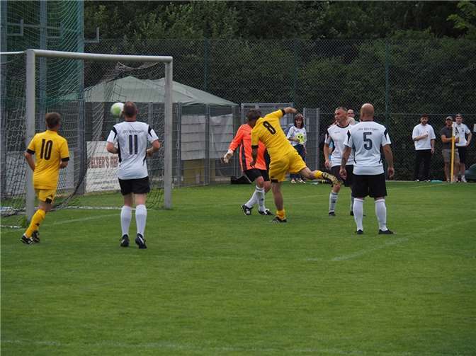 Die Lotto-Elf machte fleißig Tore für die gute Sache.