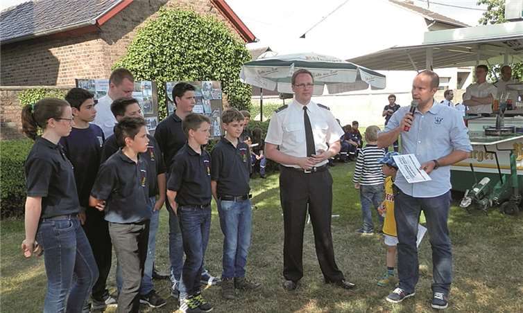 Die Ludendorfer Jugendfeuerwehr freute sich sehr über die großzügige Spende. privat