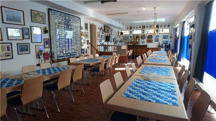 Die MK-Messe wurde mit neuen Möbeln ausgestattet.  Foto: privat