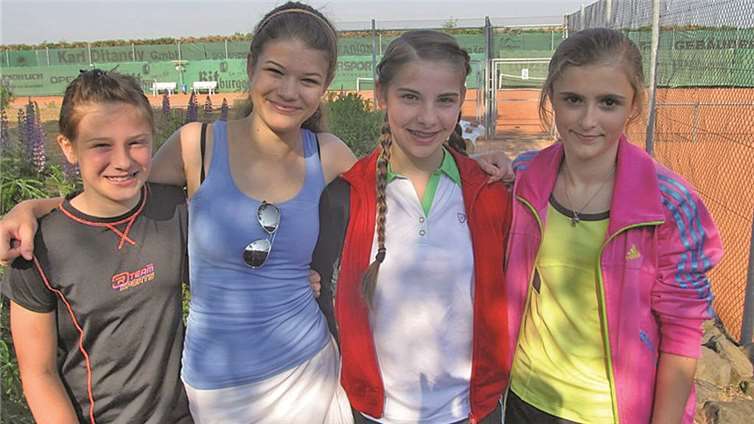 Die Mädchen U 15 des Tennisclubs Münstermaifeld.privat