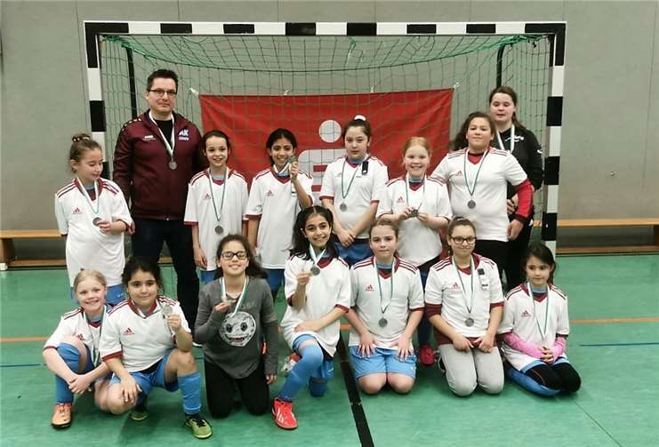 Die Mädchen des FFC Neuwied sind stolz auf ihre Leistung. Foto: privat