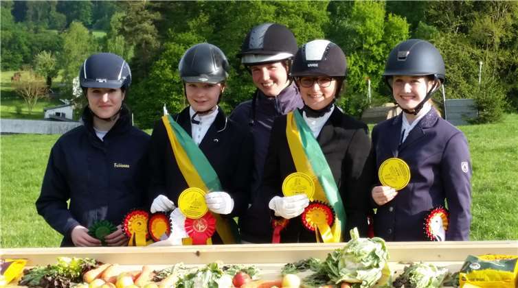 Die Mädchen des Reit-Zucht-und Fahrvereins Geisbüschhof konnten mit ihren Leistungen glänzen. privat