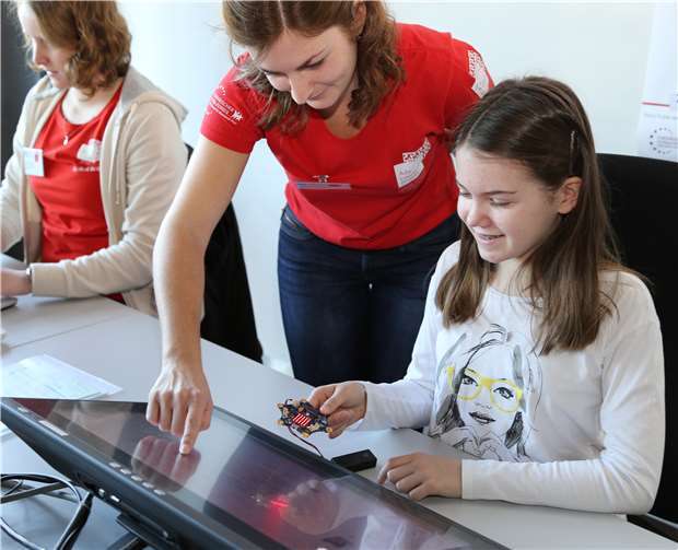 Die Mädchen lernten viel über Computer und ihre Funktionsweise.