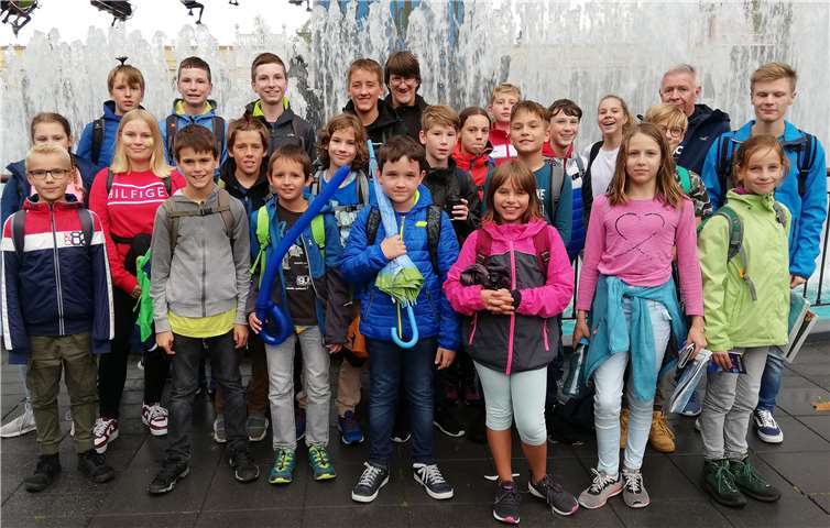 Die Mädchen und Jungen besuchten gemeinsam das Phantasialand. Foto: privat