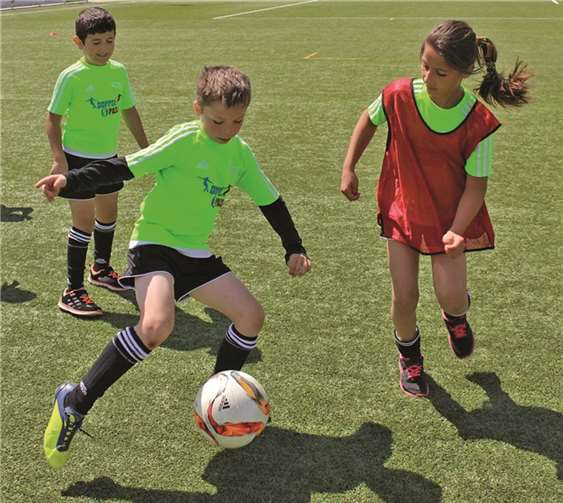 Die Mädchen und Jungen waren mit großer Begeisterung bei der Sache.