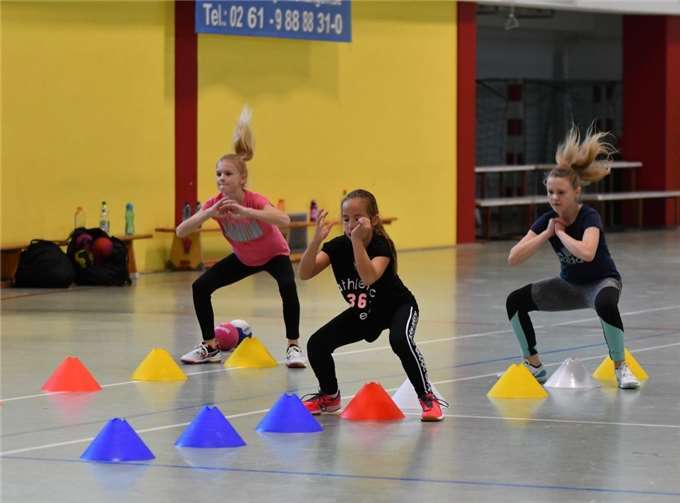Die Mädchen werden stark gefordert durch effetkives Training. Fotos: Anke Bous5