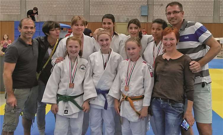 Die Mädchenmannschaft: Marie Heeb, Alexandra Gross, Ina Schild, Kim Irlich, Mary Roth, Sofie Püchel, Fabienne Püchel und Jolina Loy.