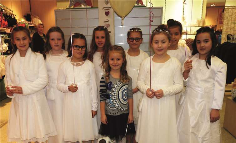 Die Mädels begeisterten durch ihr graziles und charmantes Auftreten.